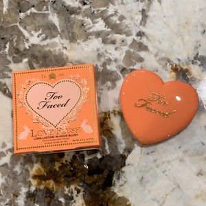 Too faced blush
